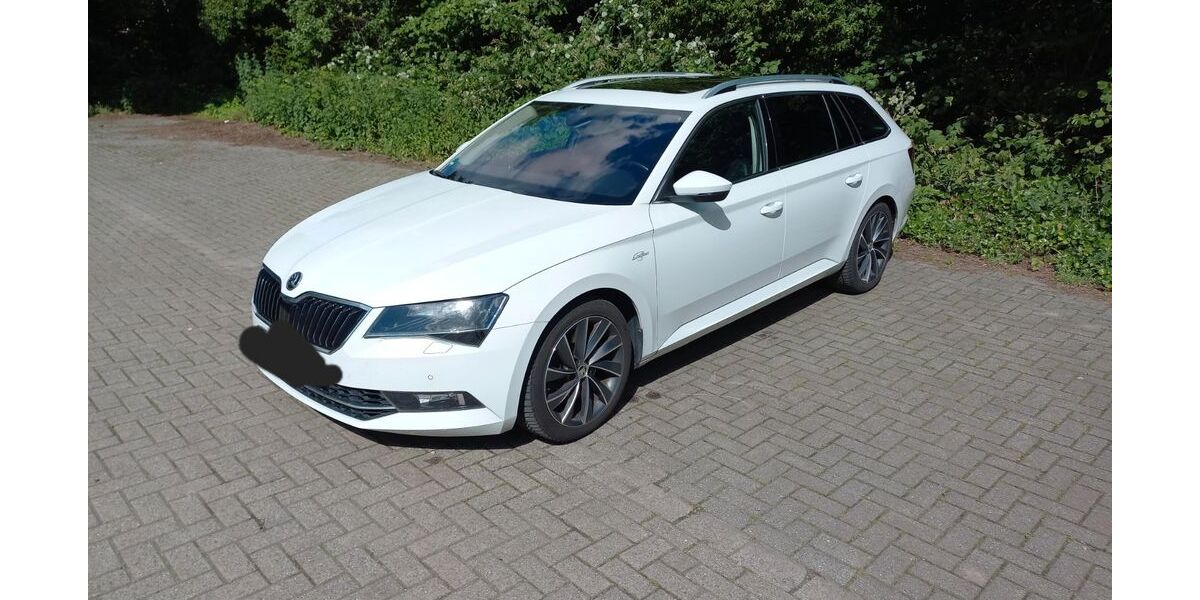Skoda Superb 127.000 km 22.400 &euro; Bottrop 46240