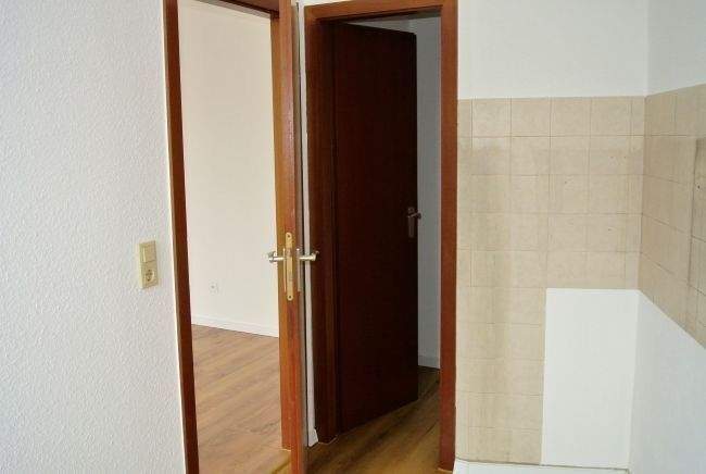 Im massiven beliebten Altbau werden Drei-Wohnungen zur Vermietung angeboten 3 zimmer