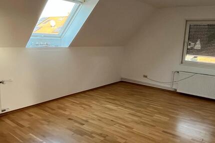 Schöne helle und gepflegte 3,5 Zi DG-Wohnung mit Balkon in Voerde 3.5 zimmer