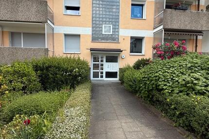 Frisch renovierte, helle 2,5 Zimmer Wohnung (74m2) zimmer