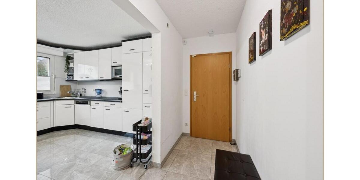 Großzügige 130qm Maisonette-Erdgeschosswohnung mit Garten, Terrasse, Balkon, Garage und Alarmanlage 4 zimmer