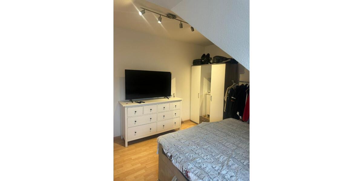 Dachgeschoßwohnung Duisburg Essenberg - 2 Zimmer, 55 m&sup2;, 500&euro; | Angebot:25479675