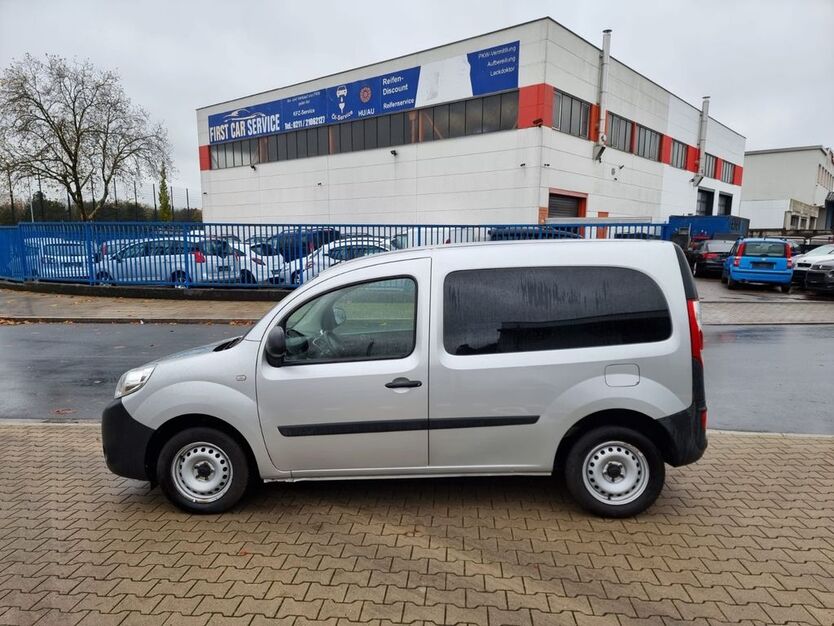 Renault Kangoo 122.674 km 7.499 € Düsseldorf 40599