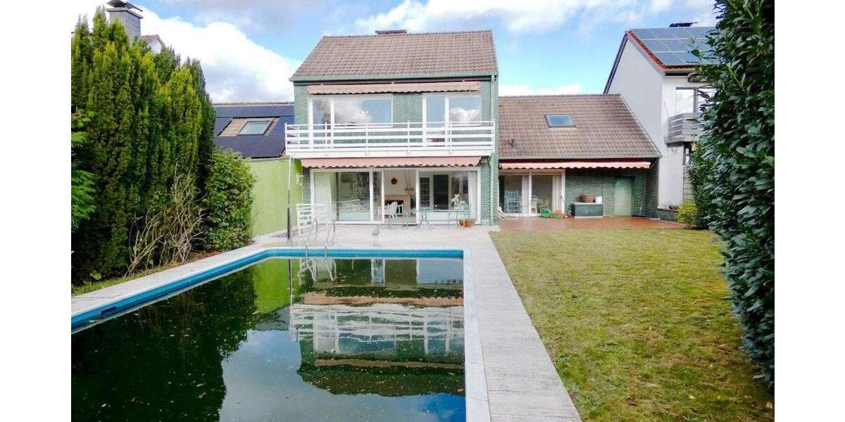 Außergewöhnliches Einfamilienhaus mit Terrasse, Garten u.Außenpool 7 zimmer