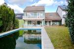Außergewöhnliches Einfamilienhaus mit Terrasse, Garten u.Außenpool 7 zimmer
