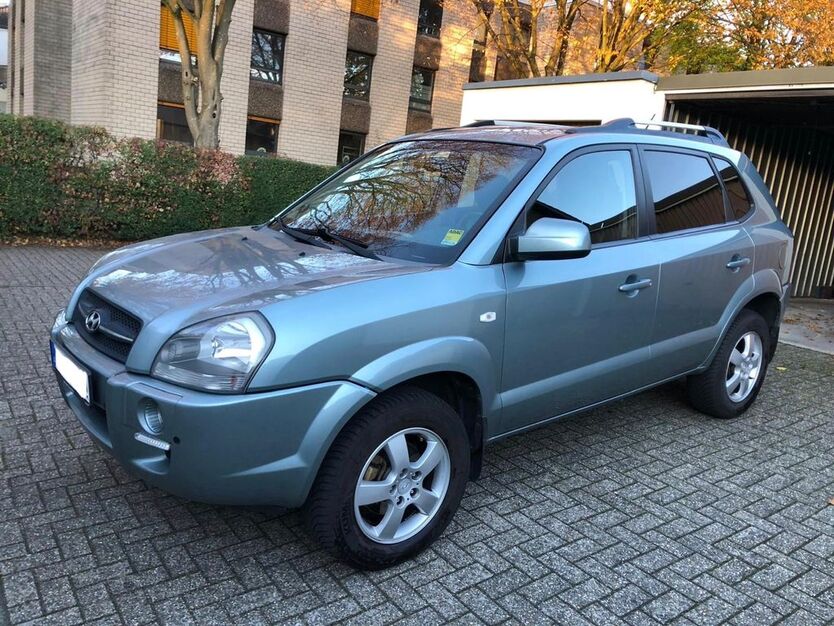 Hyundai TUCSON 141.000 km 5.800 € Ratingen 40880