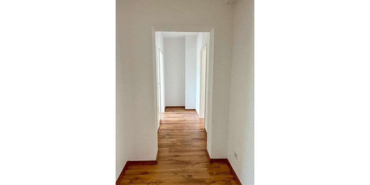 Frisch sanierte Wohnung mit Balkon! 3 zimmer