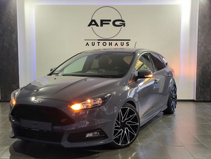 Ford Focus 90.171 km 17.995 € Wuppertal 42285