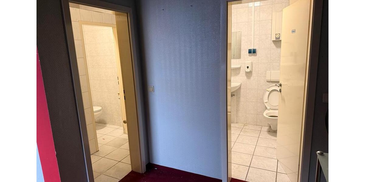 Attraktive Gewerbefläche ca. 140 m² im Obergeschoss zu vermieten zimmer