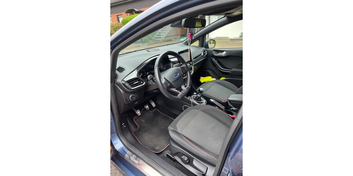 Ford Fiesta st line 95.143 km 14.900 &euro; Sprockhövel 45549
