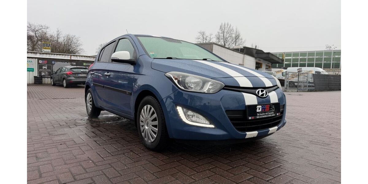 Hyundai i20 180.000 km 6.990 &euro; Dinslaken 46537