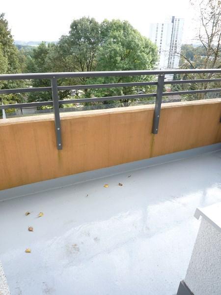 3-Zimmer-Wohnung mit Balkon und Aufzug im Haus im Angebot zimmer