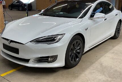 Tesla Model S 134.250 km 37.999 &euro; Wuppertal 42281