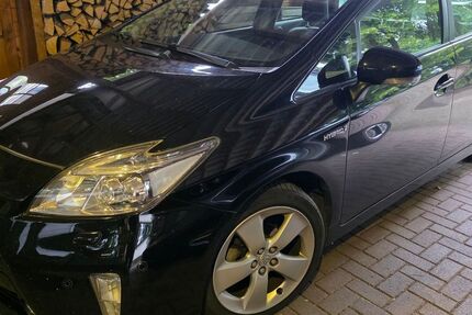 Toyota Prius 144.000 km 11.750 &euro; Dinslaken 46535