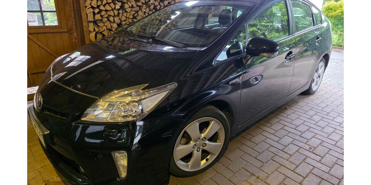 Toyota Prius 144.000 km 11.750 &euro; Dinslaken 46535