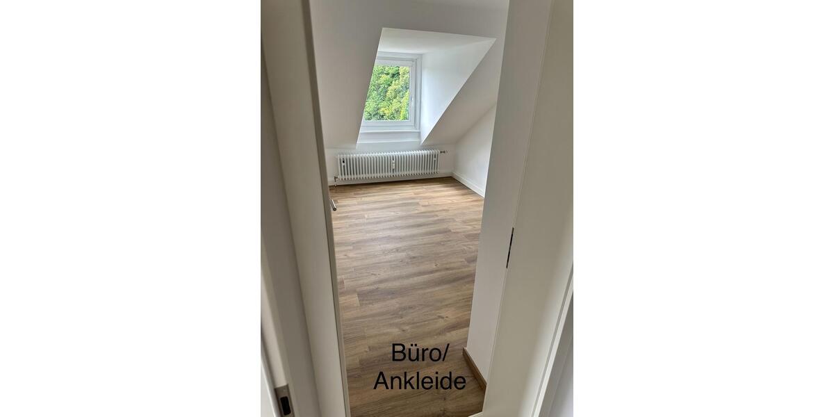 Dachgeschoßwohnung Gelsenkirchen Gelsenkirchen-Nord - 3 Zimmer, 61 m&sup2;, 730&euro; | Angebot:26399824