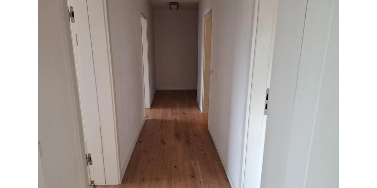 Etagenwohnung Wuppertal Gemarkung Ronsdorf - 3 Zimmer, 80 m&sup2;, 900&euro; | Angebot:26462847