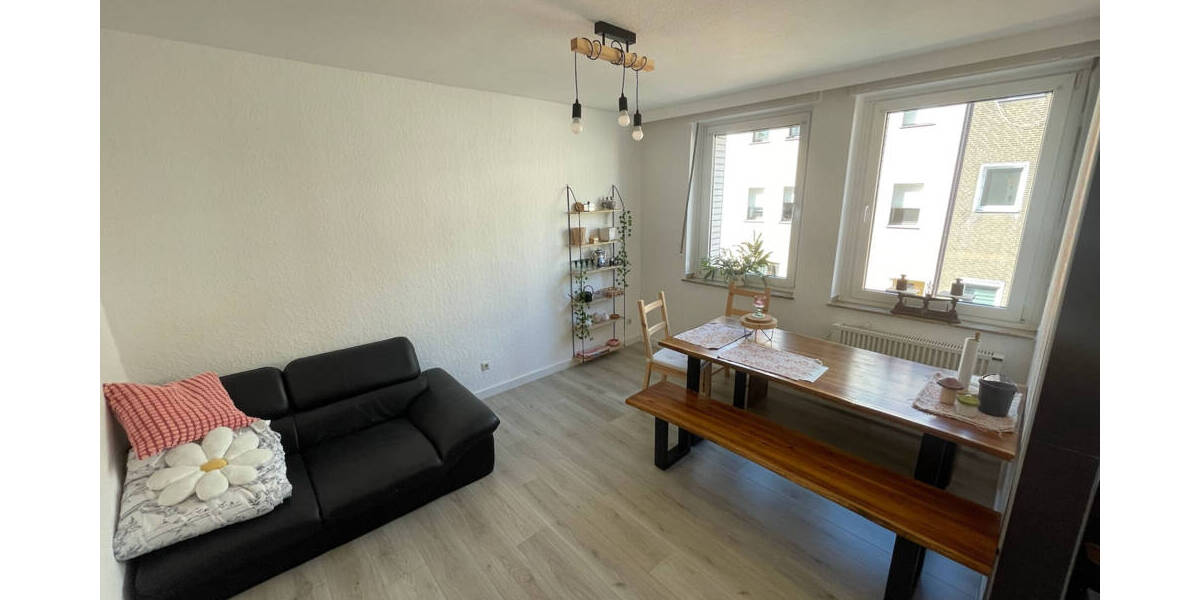 Etagenwohnung Gelsenkirchen Buer - 4 Zimmer, 101 m&sup2;, 760&euro; | Angebot:26502926