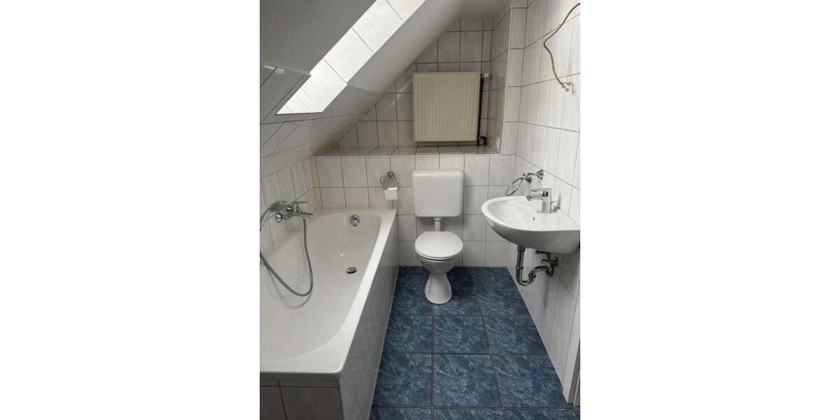 Dachgeschoßwohnung Bochum Eppendorf - 2 Zimmer, 43 m&sup2;, 330&euro; | Angebot:26447956