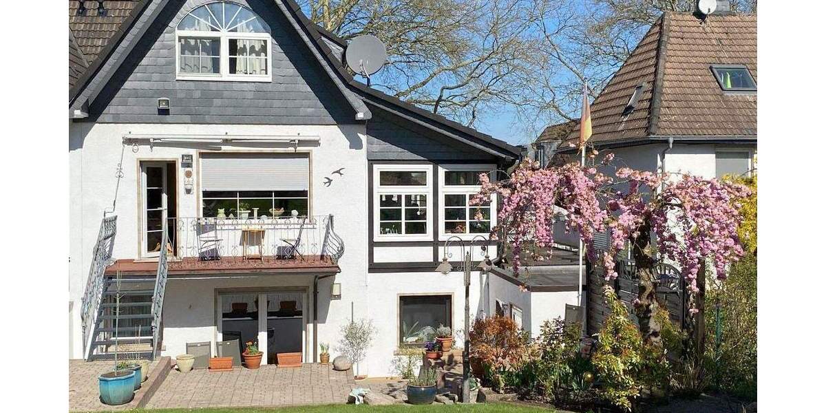 Gepflegtes Zweifamilienhaus in Essen-Kupferdreh 6 zimmer