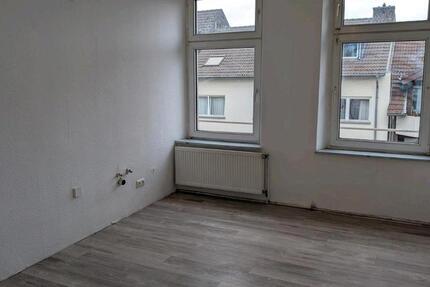 Wohnung Duisburg Mittelmeiderich - 3.5 Zimmer, 70 m&sup2;, 590&euro; | Angebot:25880055