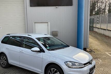VW Golf 98.251 km 10.885 &euro; Erkrath 40699