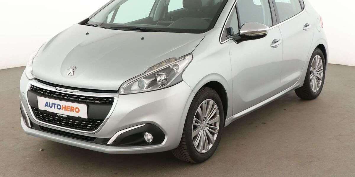 Peugeot 208 81.663 km 7.560 &euro; Essen 45141