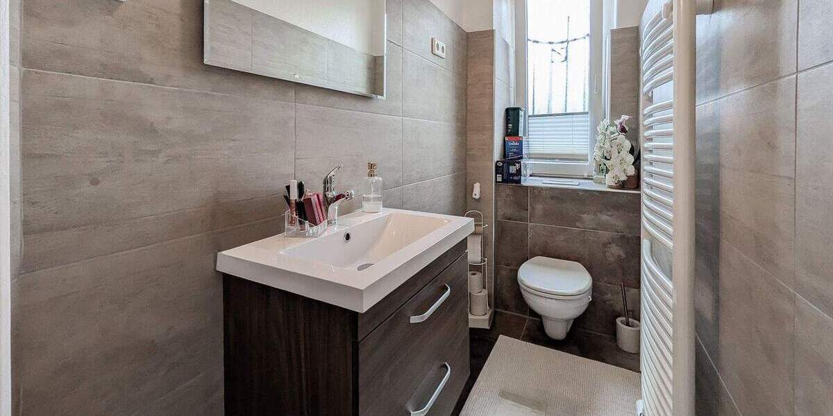 4 Einheiten - 3 Garagen - 1000 m² Grundstück 1 zimmer