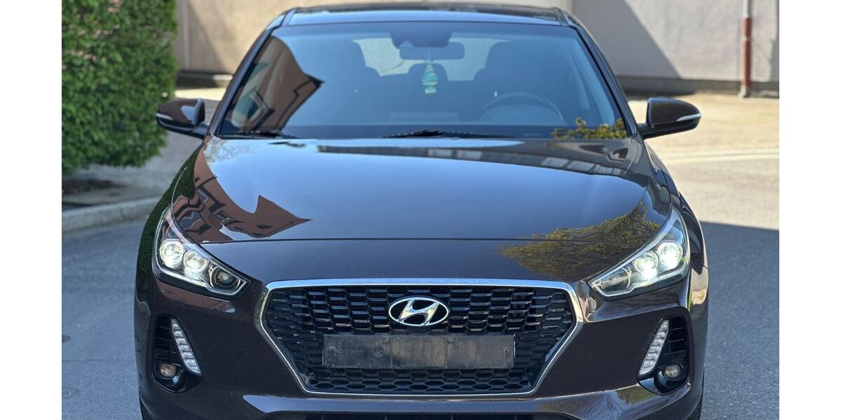 Hyundai i30 223.819 km 7.499 &euro; Essen 45276