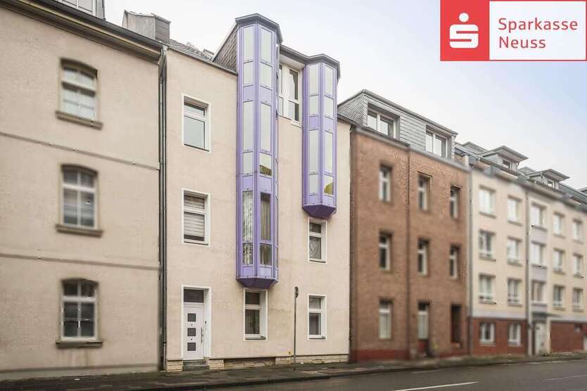 Haus zum Kaufen in Neuss 629.000 € 215 m²