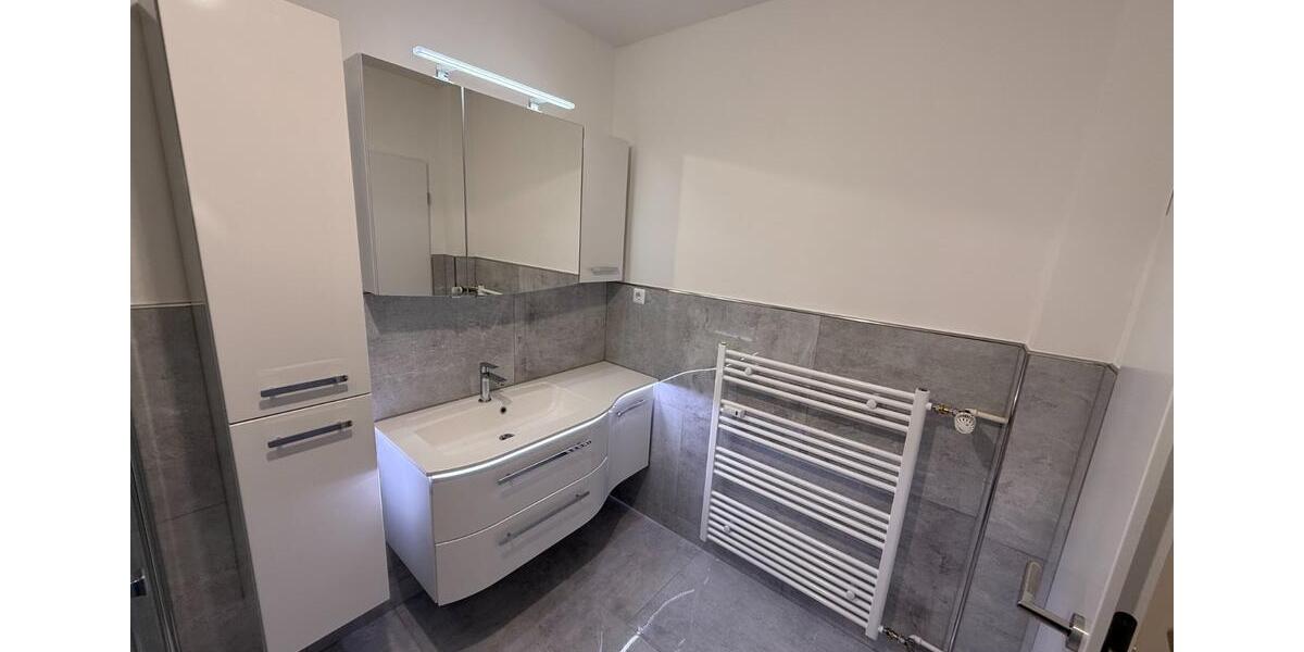 Kernsaniert | 63m² | 2,5-Zi-ETW | Balkon | Aufzug | ruhig 2.5 zimmer