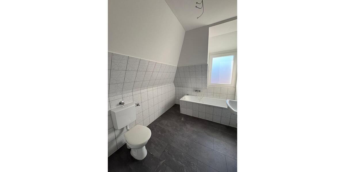 Dachgeschoßwohnung Essen Stadtbezirk VII - 3 Zimmer, 62 m&sup2;, 560&euro; | Angebot:24671020