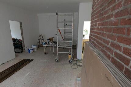 Wohnen wie im eigenen Haus – soeben kernsanierte 4-Zimmer-Wohnung 4 zimmer