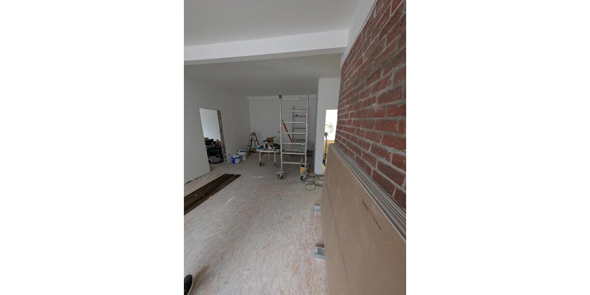 Wohnen wie im eigenen Haus – soeben kernsanierte 4-Zimmer-Wohnung 4 zimmer