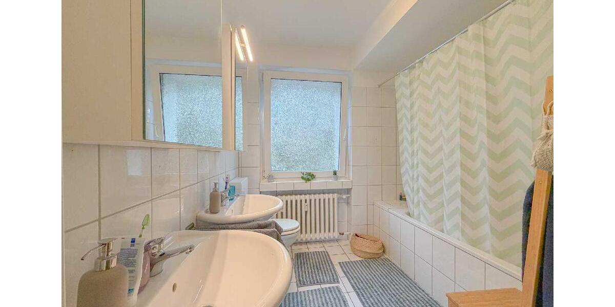 Ratingen-Ost: Großzügige 3-Zimmer-Wohnung mit Balkon und Stellplatz 3 zimmer