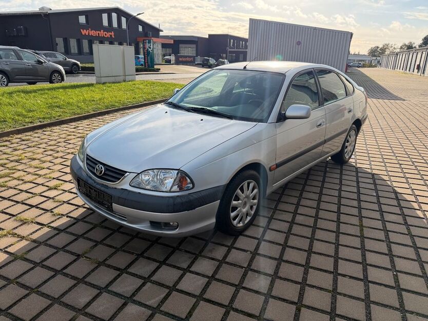 Toyota Avensis 170.000 km 2.450 € Essen 45329