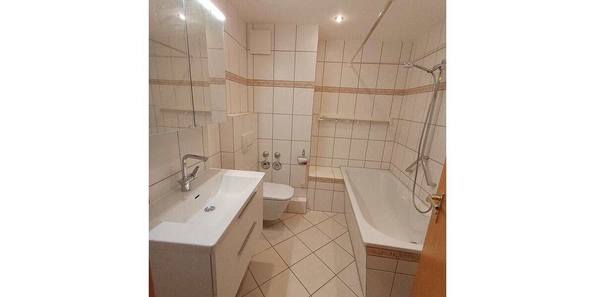 Etagenwohnung Bottrop Feldhausen - 3.5 Zimmer, 119 m&sup2;, 1.100&euro; | Angebot:25810856