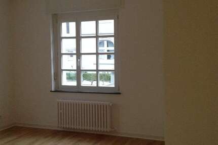 Wohnung Duisburg Alt-Hamborn Hamborn - 4 Zimmer, 100 m&sup2;, 700&euro; | Angebot:27187988