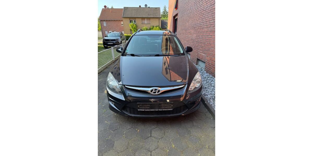 Hyundai i30 176.000 km 2.690 &euro; Recklinghausen 45661