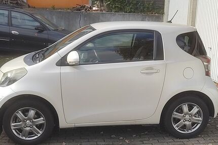 Toyota IQ 108.000 km 7.500 &euro; Wuppertal 42277