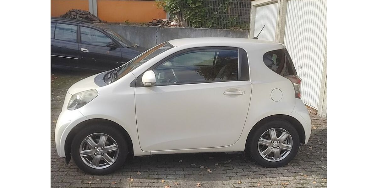 Toyota IQ 108.000 km 7.500 &euro; Wuppertal 42277