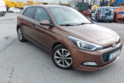Hyundai i20 102.000 km 7.800 &euro; Essen 45329