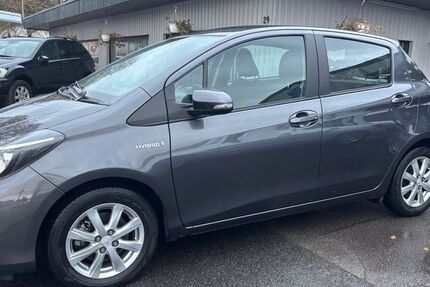 Toyota Yaris 29.200 km 10.400 &euro; Essen 45356