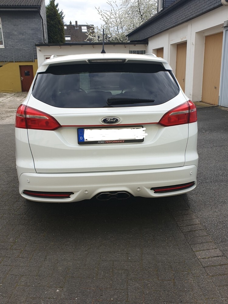 Ford Focus 106.000 km 14.950 € Solingen 42651