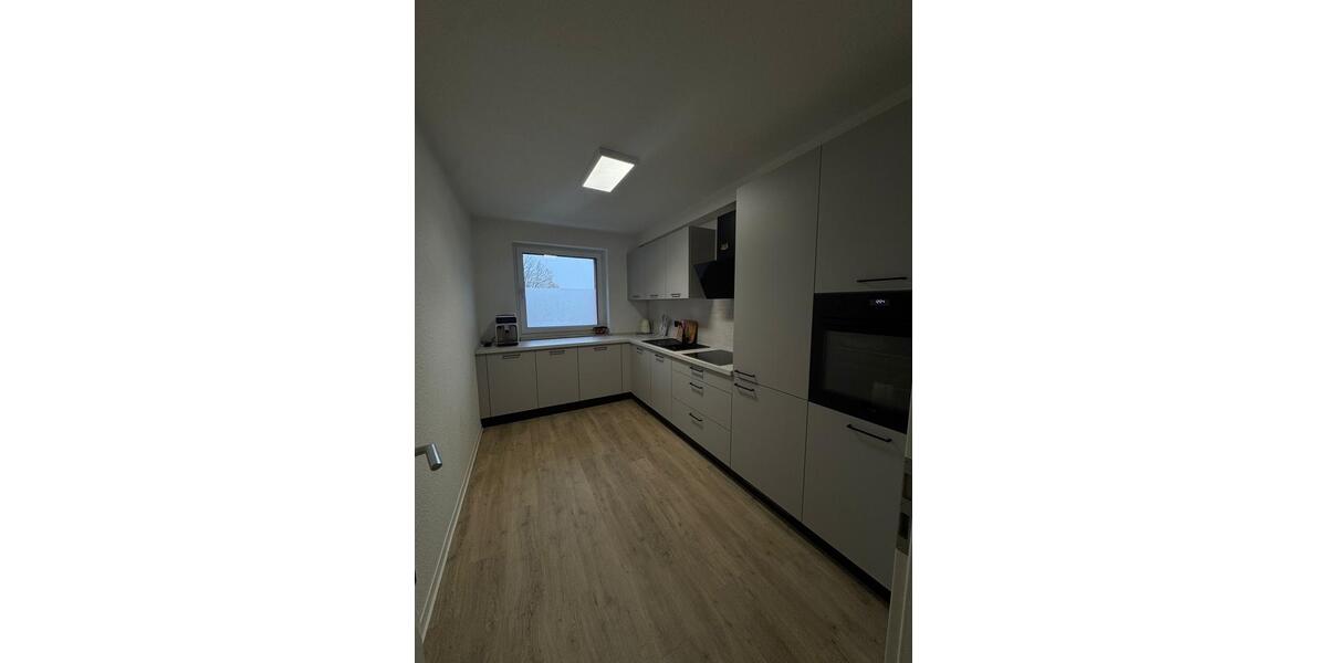 Schöne Wohnung in Moers – nur mit Möbel-Küchenübernahme zimmer