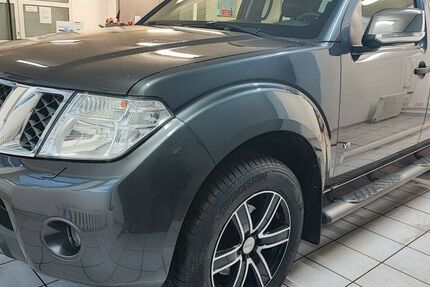 Nissan Navara 184.690 km 21.900 &euro; Moers 47443