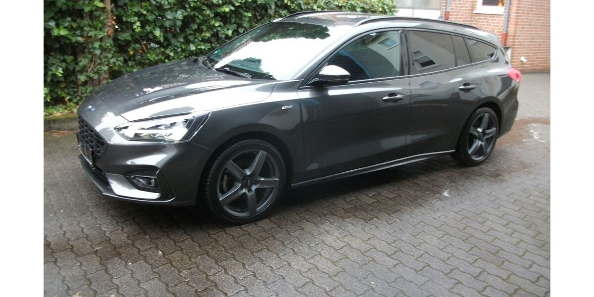 Ford Focus 89.500 km 12.900 &euro; Recklinghausen OT Stadtmitte 45657