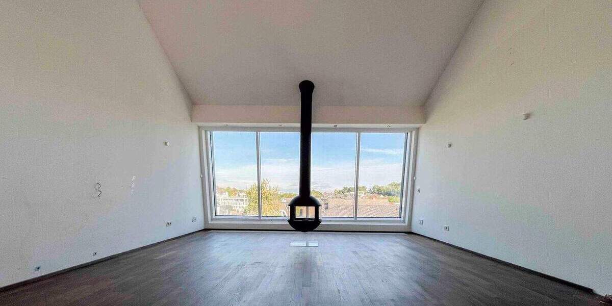 Leben in der Innenstadt: Gepflegtes Reihenmittelhaus samt Dachterrasse und TG-Stellplatz 5 zimmer