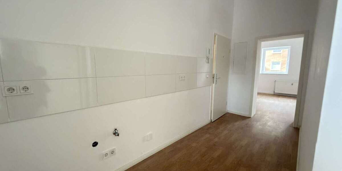 Exklusives Investment: Kernsaniertes Mehrfamilienhaus mit Balkon und Terrasse - Mehrfamilienhaus, Wohnhaus Gelsenkirchen Gelsenkirchen-West | Angebot:25751689