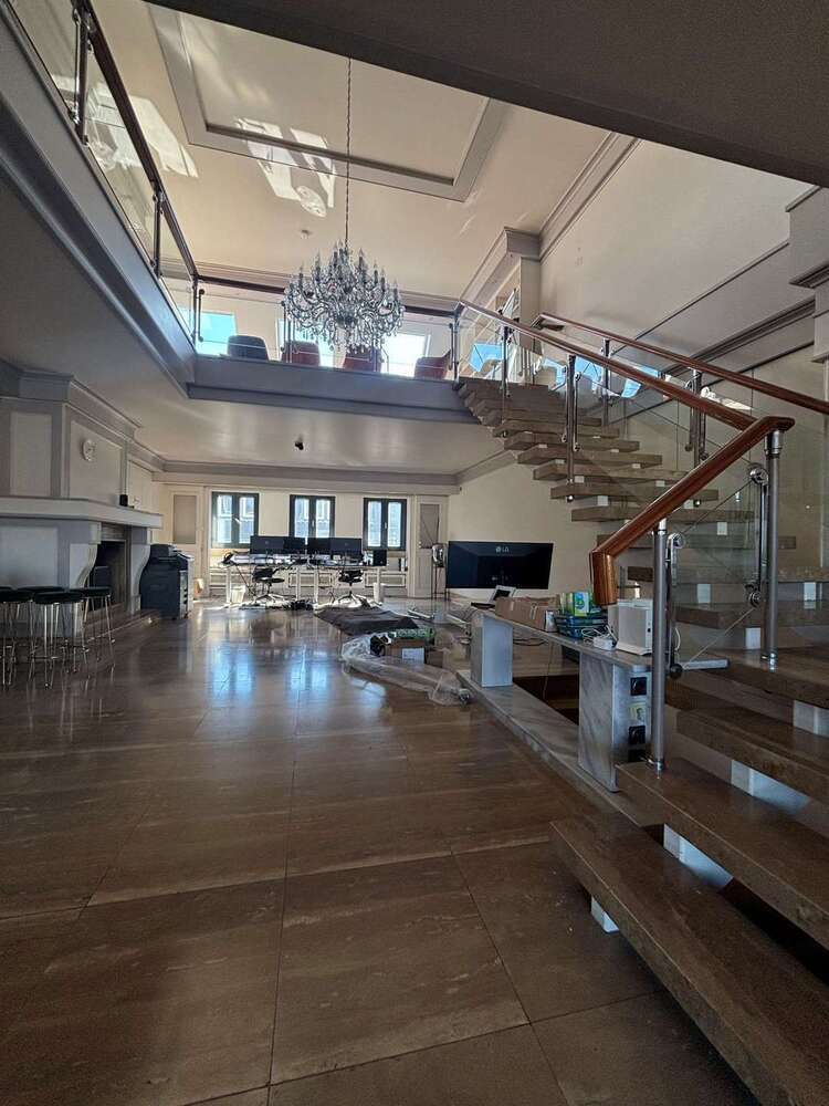 Büro in Düsseldorf 2.100 € 160 m²